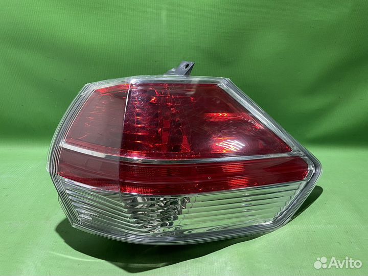 Фонарь наружный правый Nissan X-Trail T32