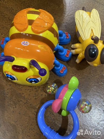 Игрушки первые развивающие