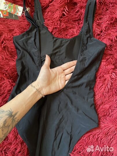 Слитный купальник