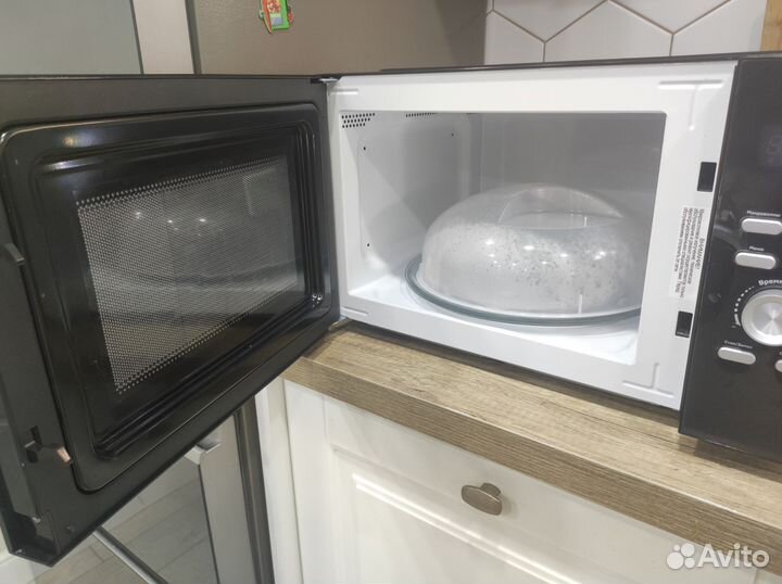 Большая микроволновая печь Accesstyle