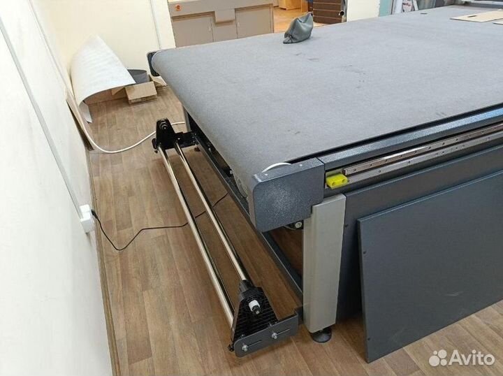 Планшетный режущий плоттер