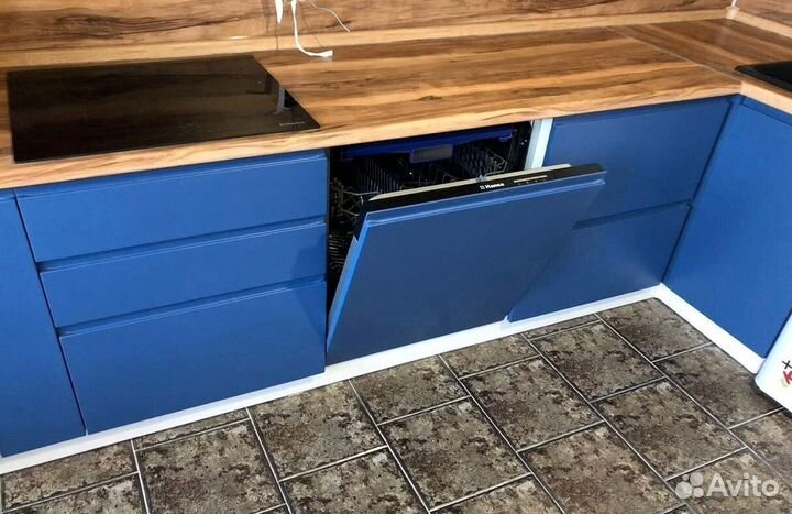 Кухонный гарнитур угловой в потолок на заказ