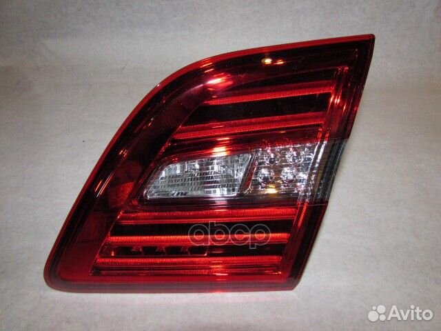 Фонарь крышки багажника правый A1669068501 merc