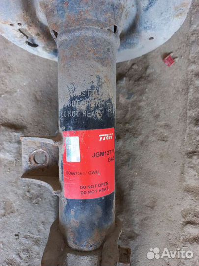 Амортизаторы передние на Hyundai aix 35