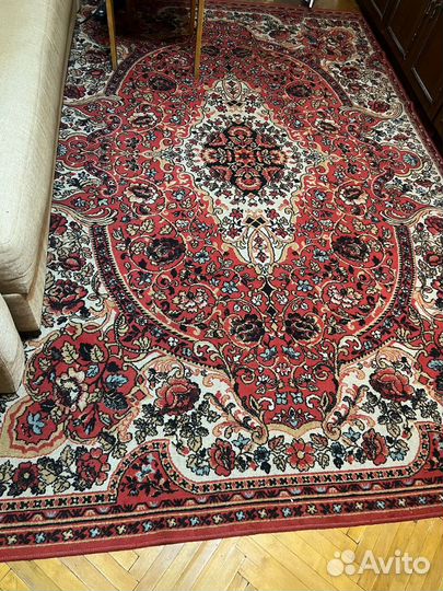 Ковер шерстяной