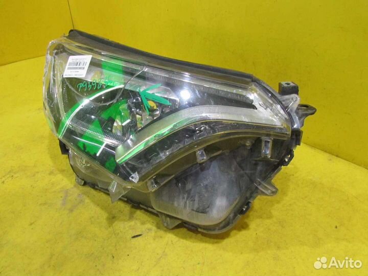 Фара правая Toyota RAV4