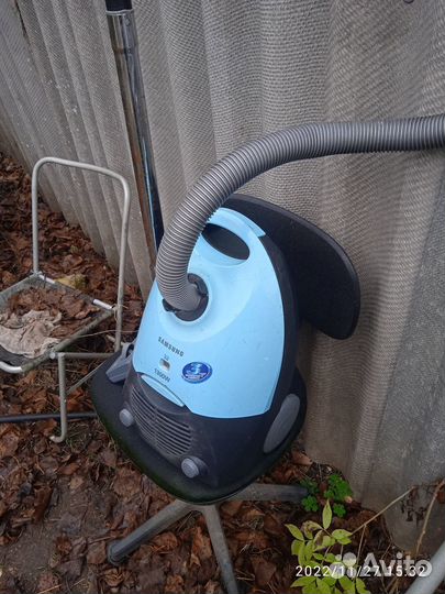 Пылесос Samsung-1300w, мешок, комплект, в идеале