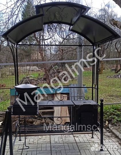 Мангал с крышей