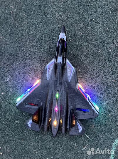 Радиоуправляемый самолет