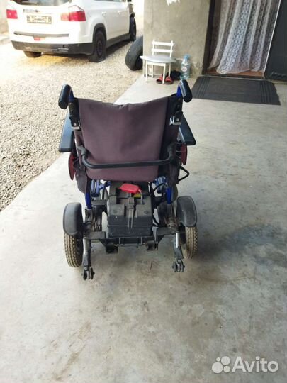 Инвалидная коляска с электроприводом