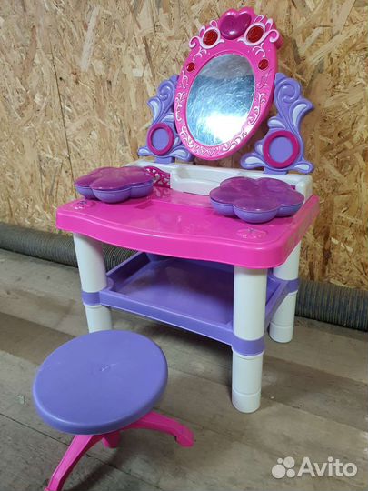 Детский туалетный столик для девочки