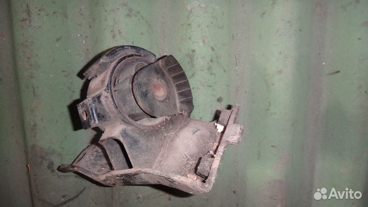 Подушка двигателя Toyota Corolla AZ15 передняя