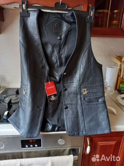 Кожаная безрукавка