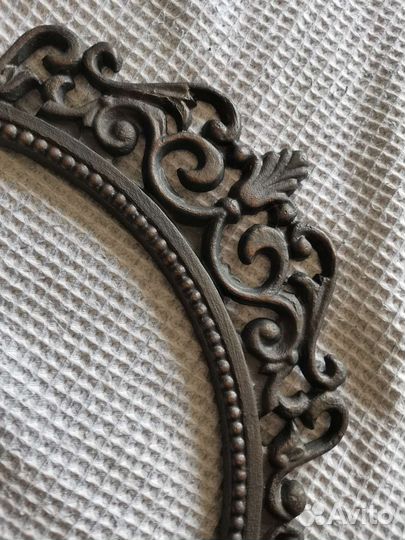 Зеркало винтажное в металлической рамке