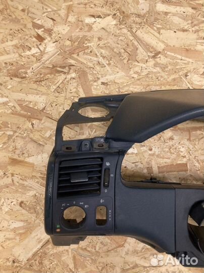 Панель (торпеда ) Mercedes w 210