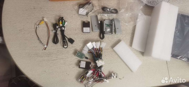 Магнитола в стиле tesla toyota land cruiser 100