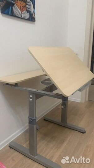 Письменный стол для школьника