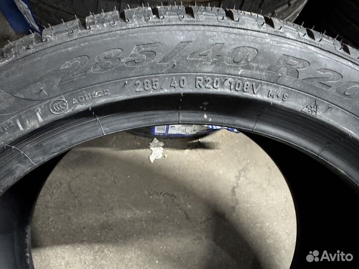 Pirelli Scorpion Winter 285/40 R20 и 295/35 R21 107V