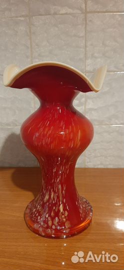 Ваза красная 