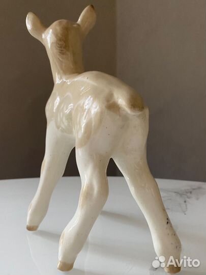 Фарфоровая статуэтка 
