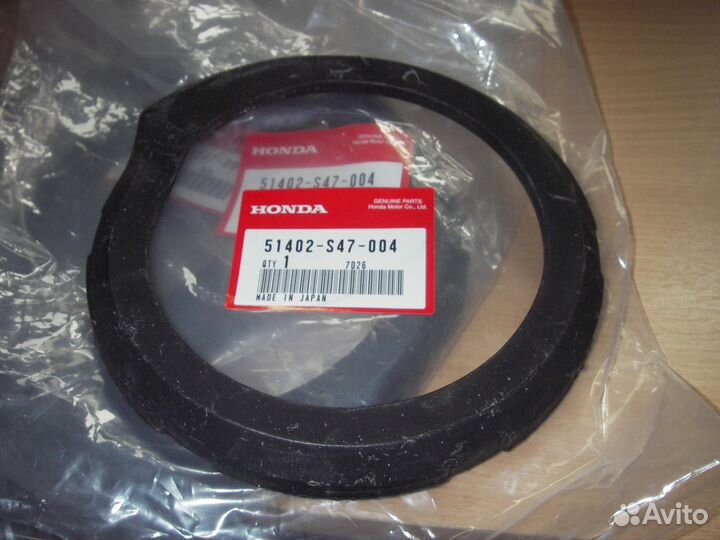 Верхняя прокладка пружины стойки honda stepwgn RF1