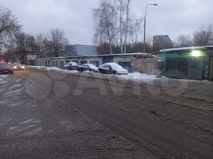 Гараж, > 30 м²