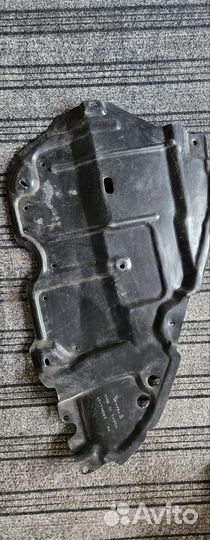 Пыльник двигателя