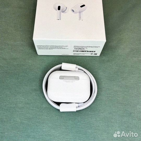 AirPods Pro 2: Звук, который объединяет