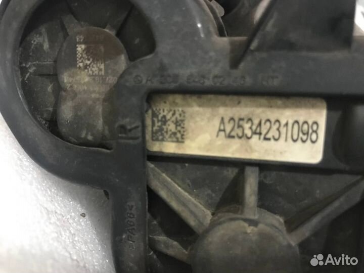 Задний тормозной суппорт Mercedes W253 GLC R