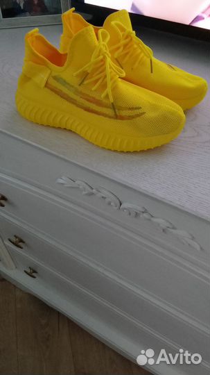 Кроссовки новые 39р