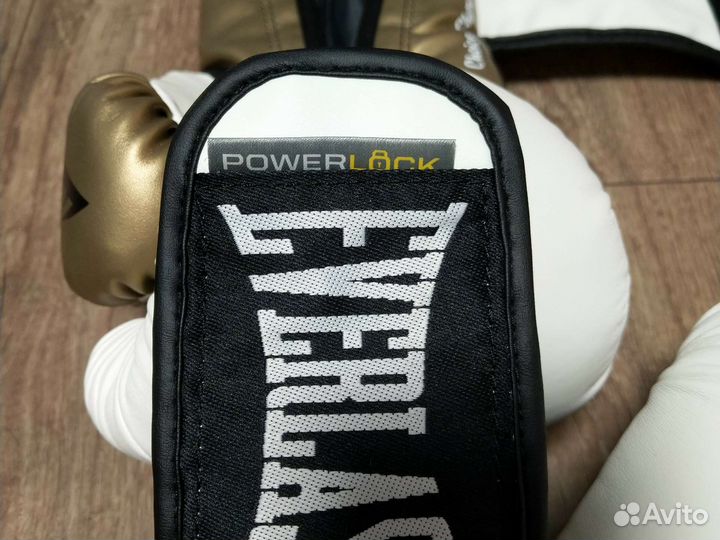 Боксерские перчатки 12 oz everlast с бинтами