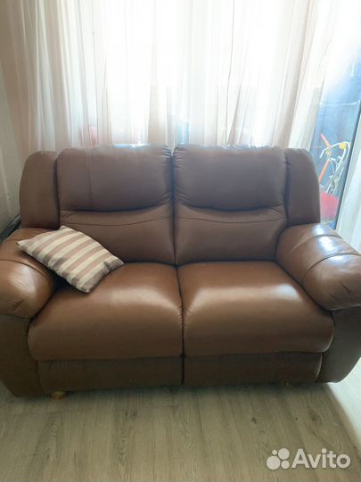 Кожаный диван бу