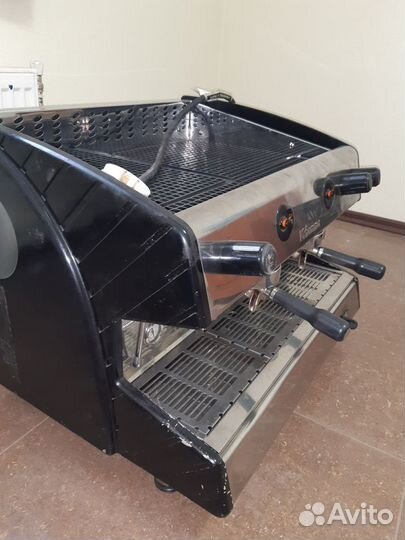 Кофемашина рожковая профессиональная