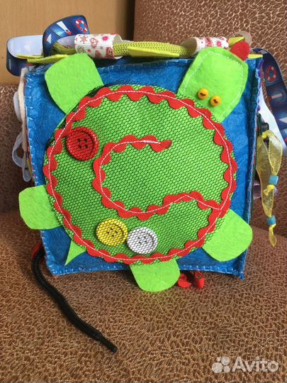 Развивающий кубик из фетра