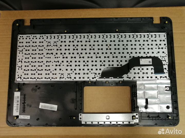 Топкейс с нерабочей клавиатурой asus X540NV