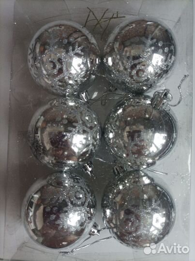 Новый набор новогодних шаров