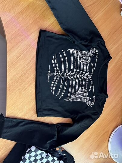 Топ с длинными рукавами