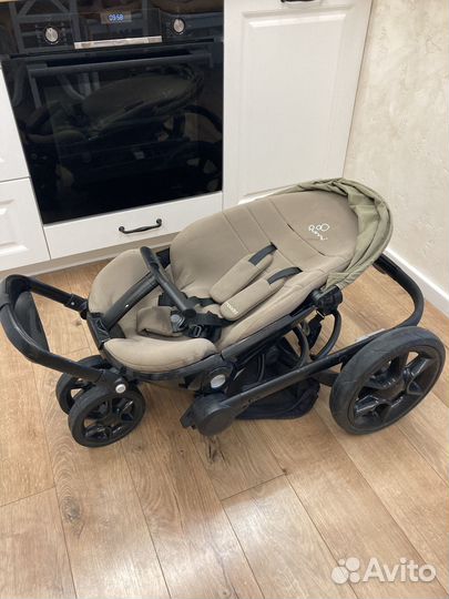 Коляска Quinny Moodd+кресло 0+ Maxi-Cozy Pebble