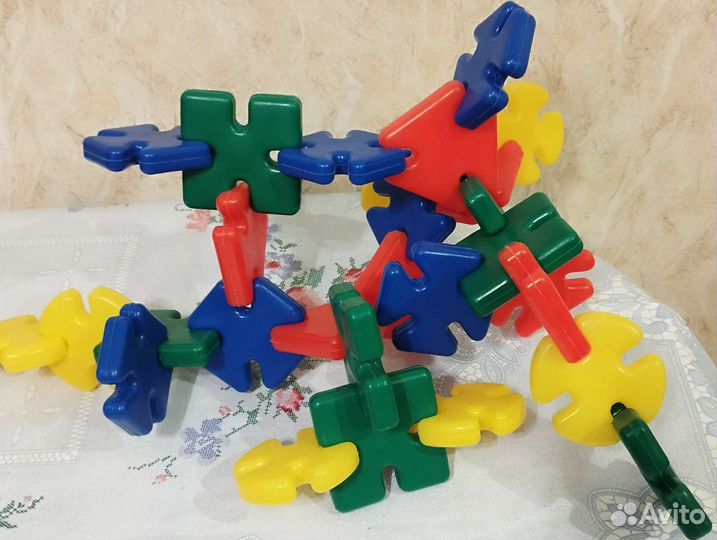 Конструктор пластиковый развивающий