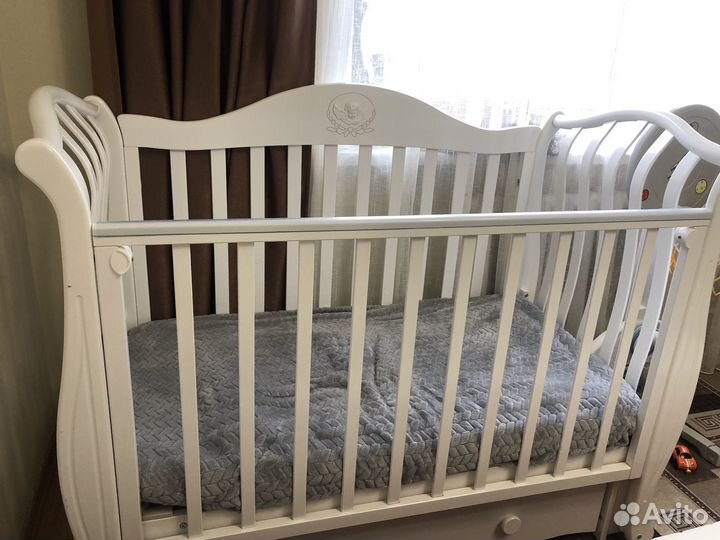 Кровать с камодом можга