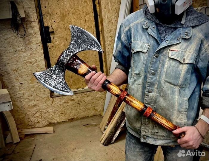 Топор кованый двусторонний Шлем ужаса
