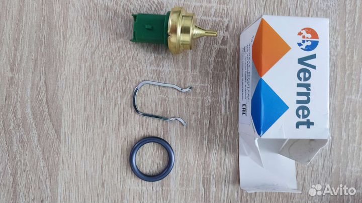 Датчик температуры охлаждающей жидкости