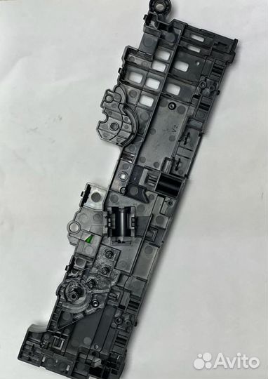 Ось шестерни привода лотка ориг. без повреждений