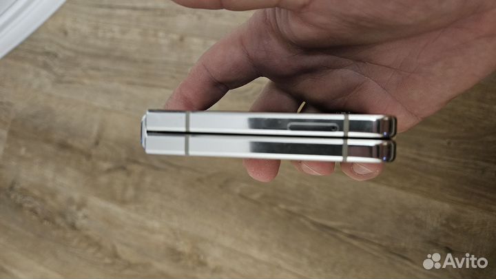 Samsung Galaxy Z Flip5, 8/512 ГБ
