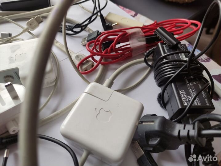 Зарядки, провода, переходники, кабели Apple