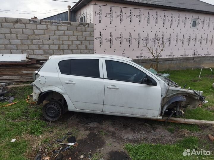 Передние крылья на opel астра h 2010