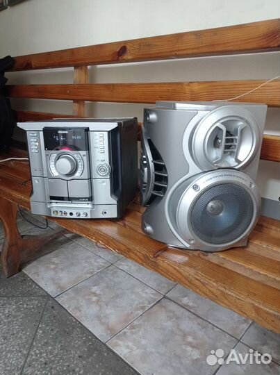 Музыкальный центр