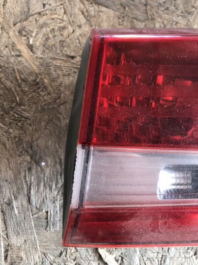 Фонарь задний внутренний Kia Rio хэтчбек