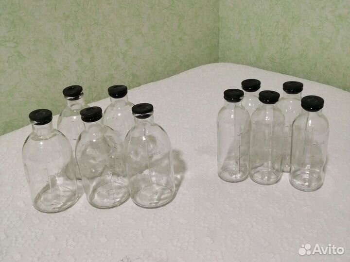 Банки стеклянные для консервированная. Бутылки