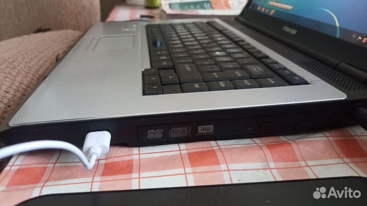 Ноутбук toshiba satellite L300